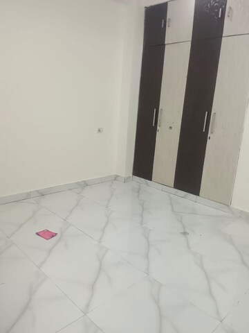 Room in 2 BHK Apartment at Shakti Khand Iii – for Rent