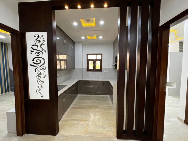 Kitchen, deep vihar 4 Bedroom 100 Sq.Yd. Builder Floor In Deep Vihar Delhi 9860656