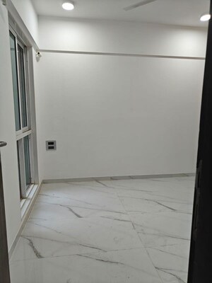 Room in 2 BHK Apartment at Nahar Amaryllis Towers and Plaza, Chandivali – for Rent