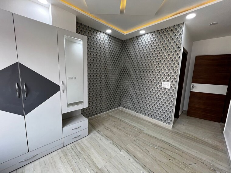 Team Area, deep vihar 4 Bedroom 140 Sq.Yd. Builder Floor In Deep Vihar Delhi 9860661