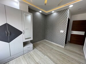 Team Area in 4 BHK Builder Floor at Deep Vihar – for Sale