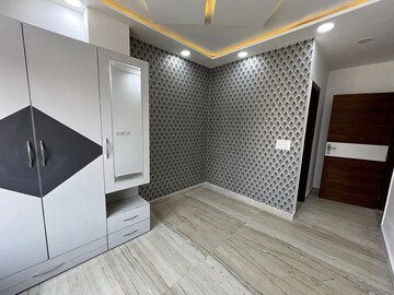 Team Area in 4 BHK Builder Floor at Deep Vihar – for Sale