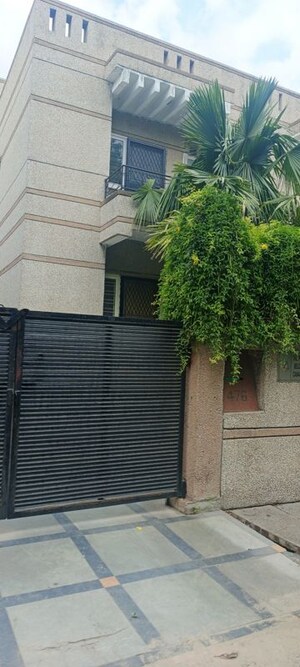 5 BHK Builder Floor For Sale in Sector 11