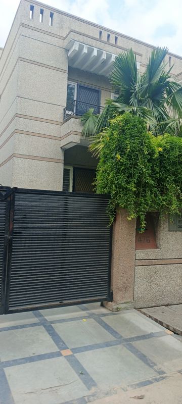 5 BHK Builder Floor For Sale in Sector 11