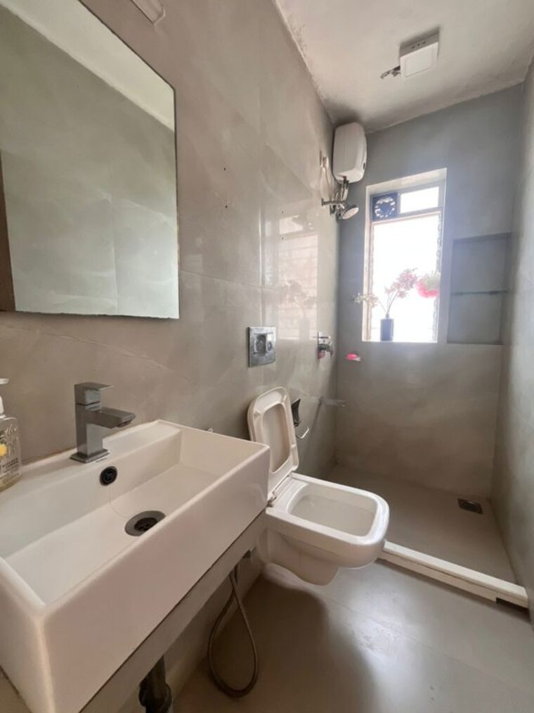 Bathroom, andheri west 2 Bedroom 800 Sq.Ft. Apartment In Andheri West Mumbai 9860488