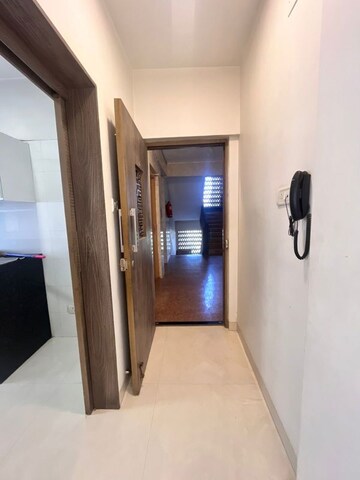 Room in 3 BHK Apartment at Andheri West – for Rent