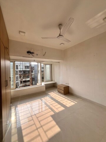 Room in 3 BHK Apartment at Andheri West – for Rent