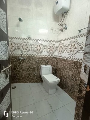 Bathroom in 1 RK Builder Floor at Sector 44 – for Rent