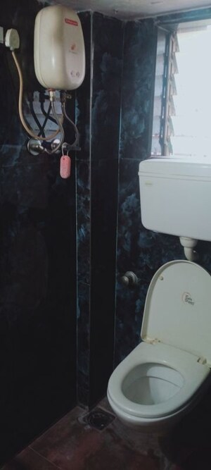 Furnished Amenities in 1 BHK Apartment at Bindra Complex, Andheri East – for Rent