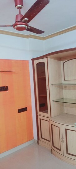 1 BHK + Pooja Room Apartment For Rent in Bindra Complex