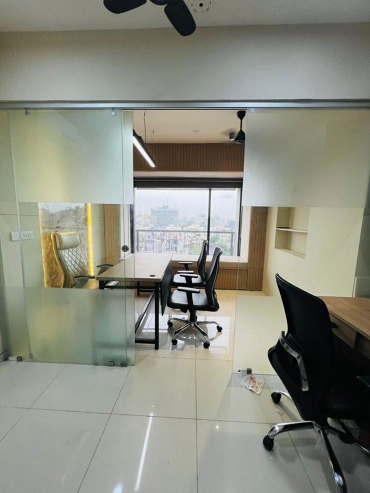 Team Area, shyamal Commercial Office Space 500 Sq.Ft. In Shyamal Ahmedabad 9860954
