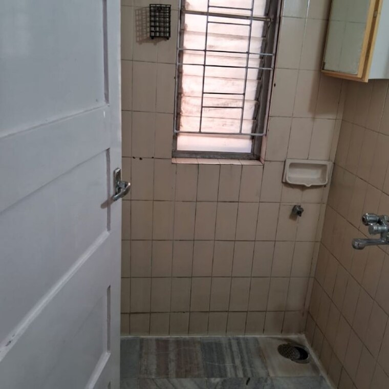 Bathroom, k-raheja-gardens 3 Bedroom 1482 Sq.Ft. Apartment In Netaji Nagar Pune 9860995