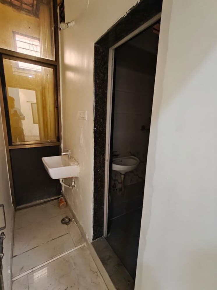 Bathroom, vidhan sabha marg 4 Bedroom 2400 Sq.Ft. Independent House In Vidhan Sabha Marg Raipur 9861005