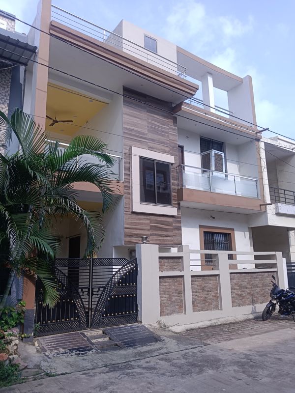 4 BHK Independent House For Sale in Vidhan Sabha Marg