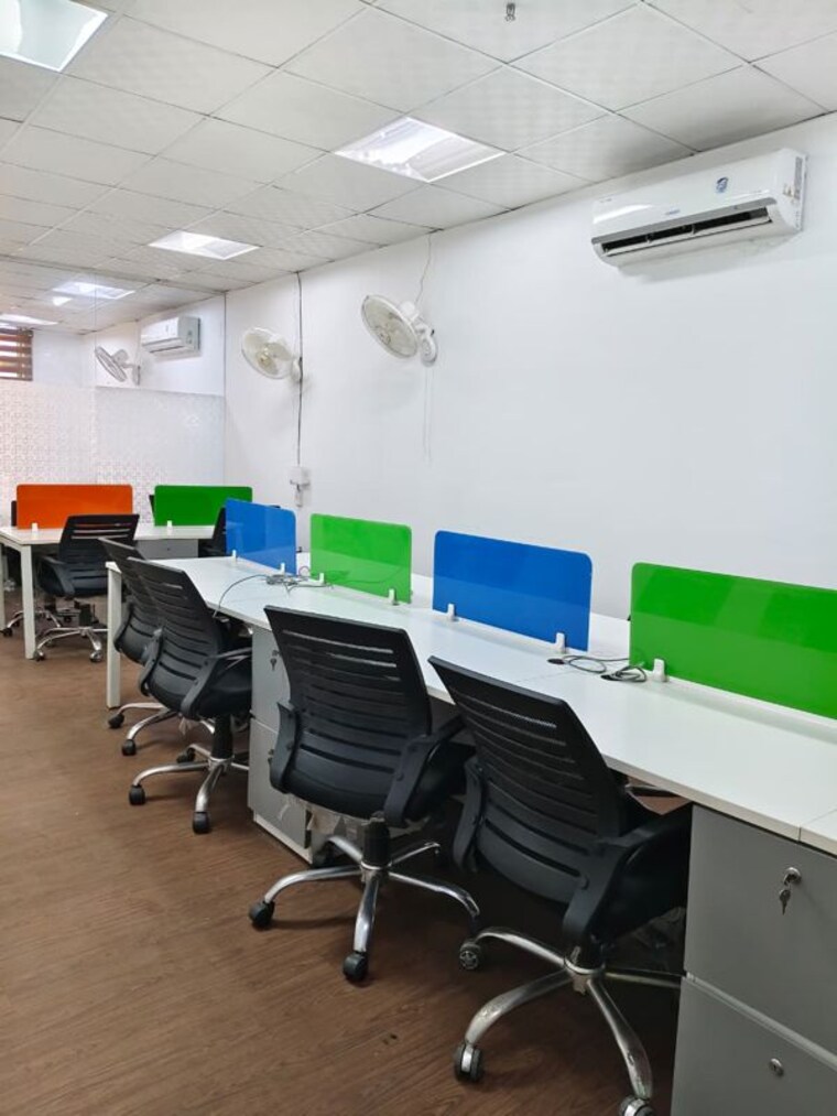 Team Area, sector 63 Commercial Office Space 1200 Sq.Ft. In Sector 63 Noida 9860958