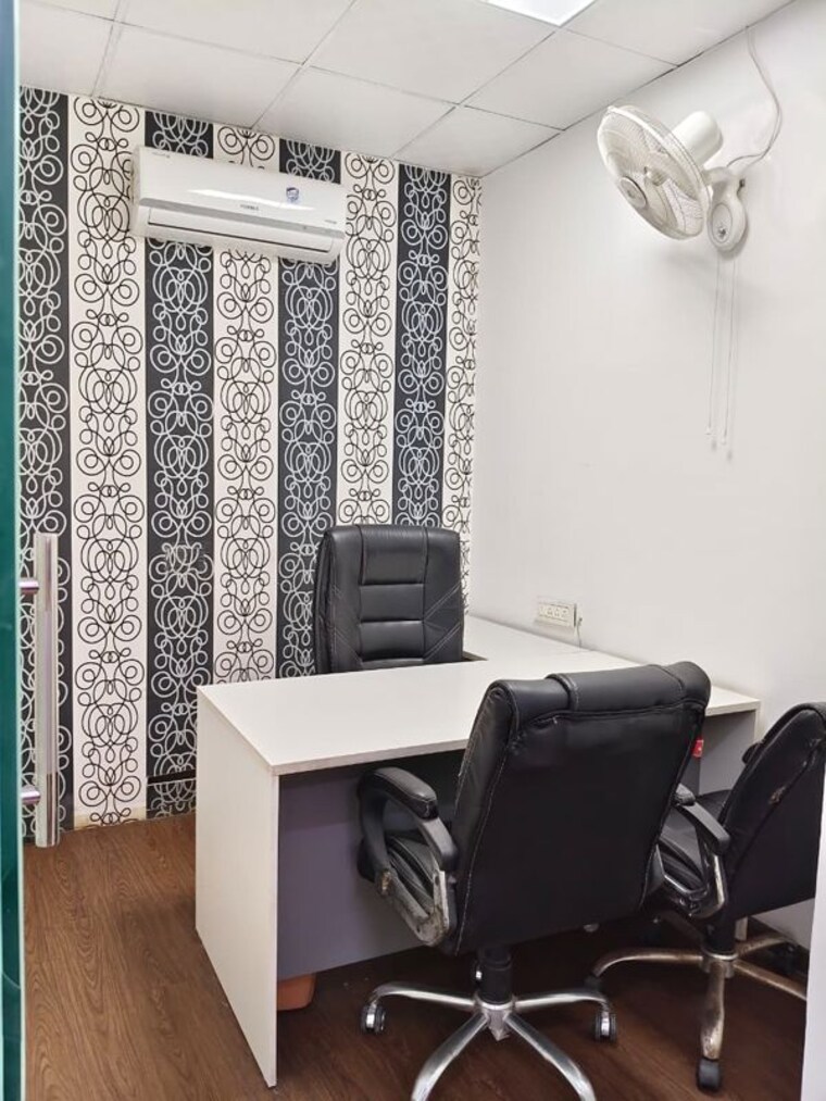 Team Area, sector 63 Commercial Office Space 1200 Sq.Ft. In Sector 63 Noida 9860958