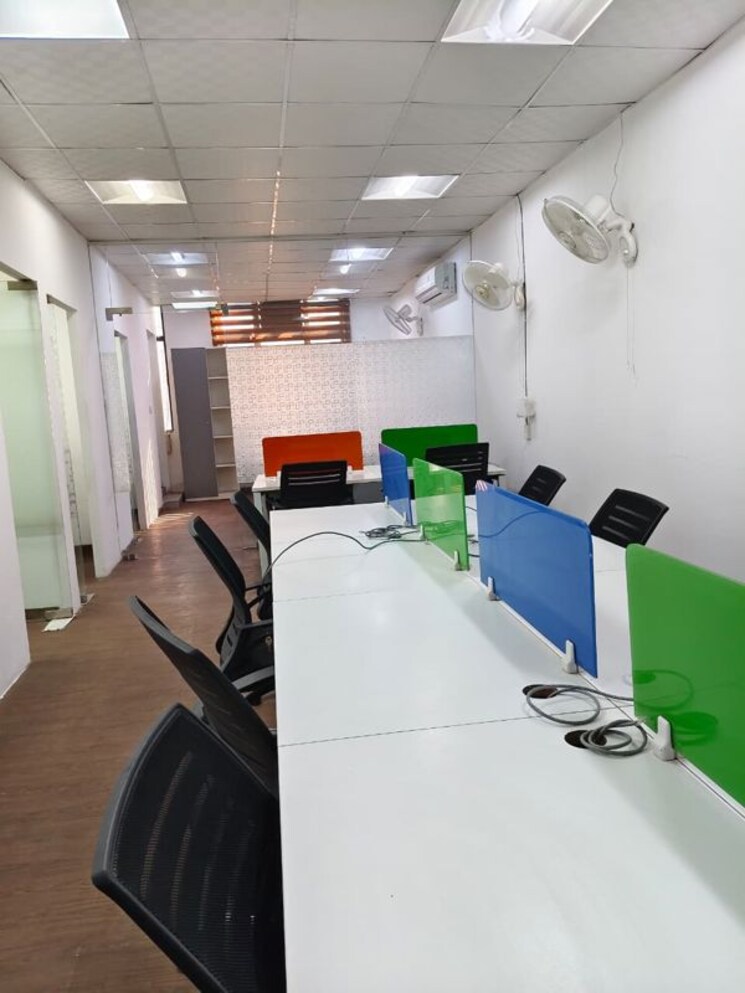 Team Area, sector 63 Commercial Office Space 1200 Sq.Ft. In Sector 63 Noida 9860958