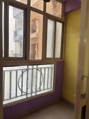 Room in 2.5 BHK Apartment at Assotech The Nest, Sain Vihar – for Rent