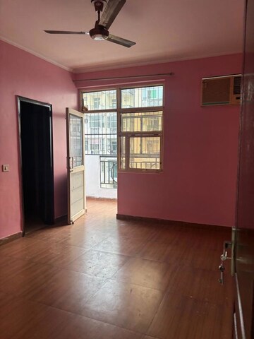 Room in 2.5 BHK Apartment at Assotech The Nest, Sain Vihar – for Rent