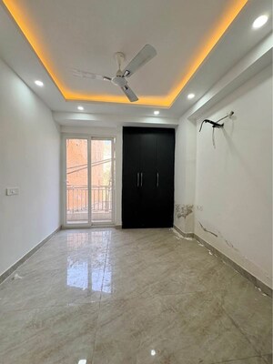 Room in 2 BHK Builder Floor at Saket – for Rent