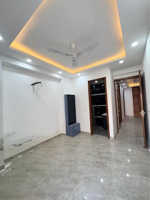 Room in 2 BHK Builder Floor at Saket – for Rent