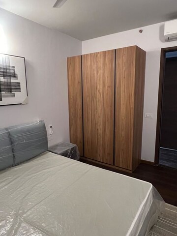 Room in 3 BHK Apartment at Krisumi Waterside Residences, Sector 36a – for Rent