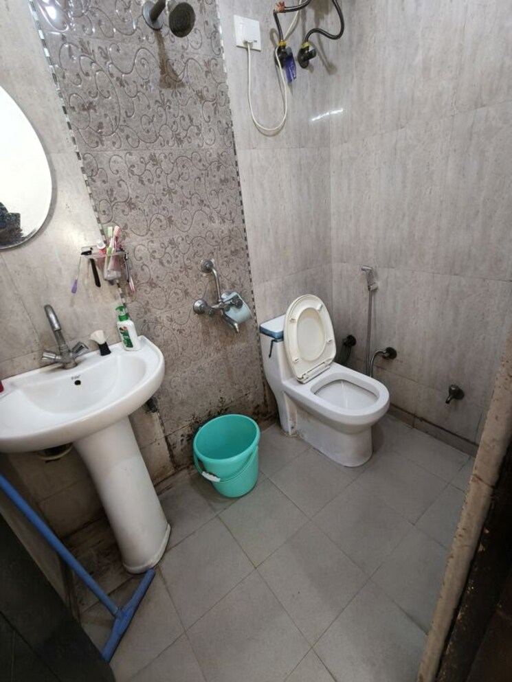 Bathroom, divyansh-homes 2 Bedroom 850 Sq.Ft. Builder Floor In Indrapuram Ghaziabad 9861060