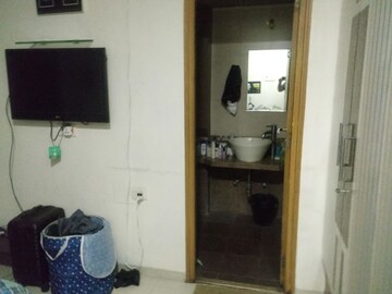 Bathroom in 3 BHK Apartment at Riddhi Tower, Malad East – for Rent