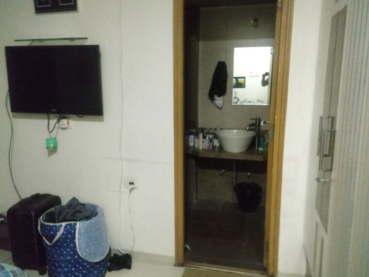 Bathroom, riddhi-tower 3 Bedroom 779 Sq.Ft. Apartment In Malad East Mumbai 9861025