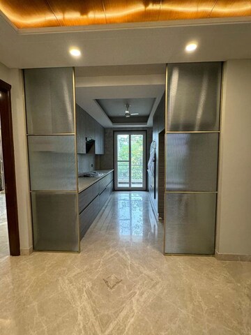 Room in 3 BHK Builder Floor at Ansal Sushant Apartments, Sushant Lok I – for Rent