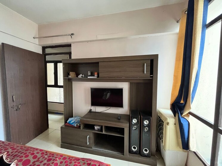 Room, sector 82 2 Bedroom 500 Sq.Ft. Apartment In Sector 82 Faridabad 9861306