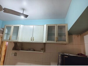 Furnished Amenities in 2 BHK Apartment at Khar West – for Rent