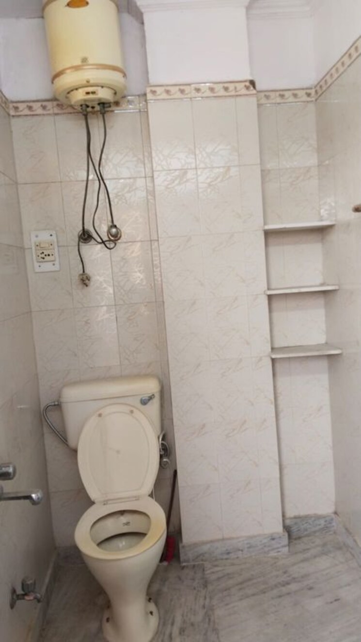Bathroom, malviya nagar 2 Bedroom 1000 Sq.Ft. Builder Floor In Malviya Nagar Delhi 9861358