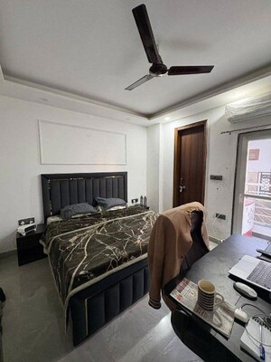 1 RK Builder Floor For Rent in Greenwood City, Sector 40