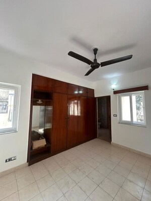 Room in 3 BHK Apartment at Sheikh Sarai Phase 2 – for Rent