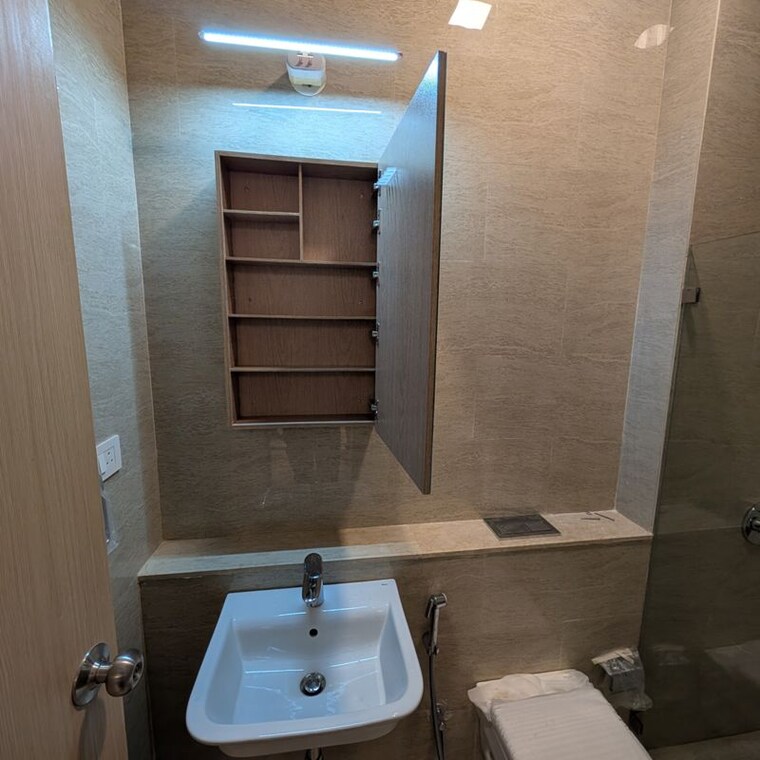 Bathroom, bandra east 2 Bedroom 741 Sq.Ft. Apartment In Bandra East Mumbai 9861516