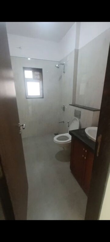 Bathroom in 3 BHK Apartment at Sheth Avalon, Laxmi Nagar – for Rent