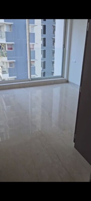 Room in 2 BHK Apartment at Courtyard by Narang Realty and The Wadhwa Group, Pokhran Road No Two – for Rent