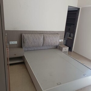 Furnished Amenities in 3 BHK Apartment at Powai – for Rent