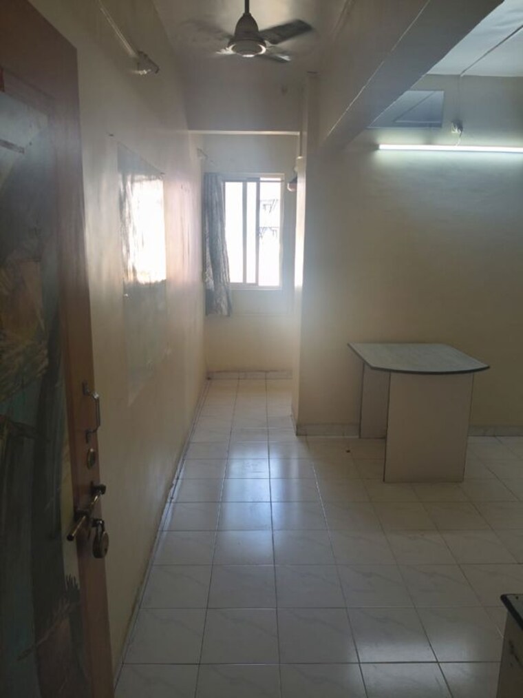 Room, sadashiv peth Commercial Office Space 305 Sq.Ft. In Sadashiv Peth Pune 9861631