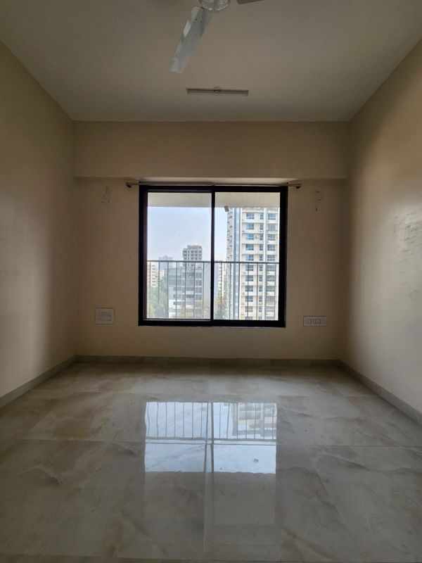 2 BHK 600 Sq.Ft. Apartment in Je And Vee Om Trimurti