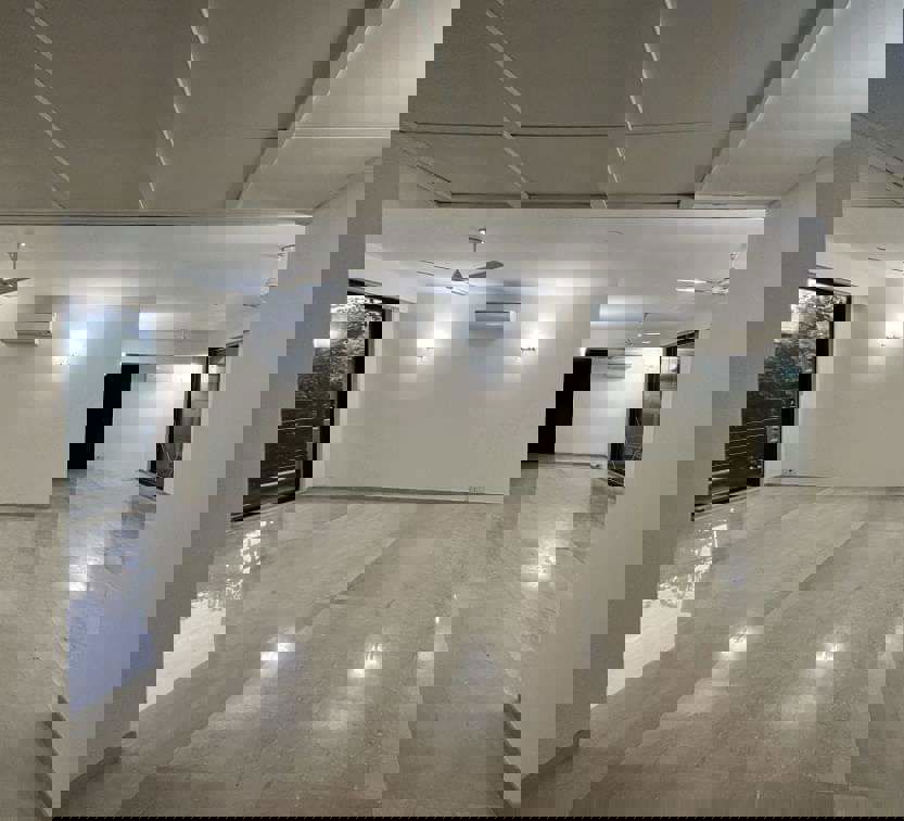 3 BHK + Servant Room Builder Floor For Rent in Defence Colony