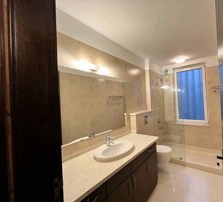 Bathroom, defence colony 3 Bedroom 325 Sq.Yd. Builder Floor In Defence Colony Delhi 9861573