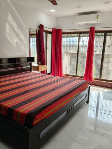 Bedroom in 2 BHK Apartment at Bandra West – for Rent