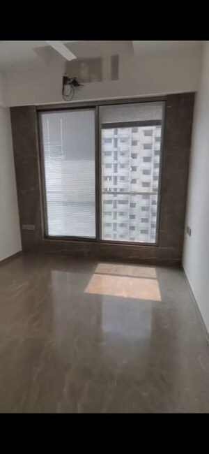 Room in 3 BHK Apartment at Laxmi Raajvilas Malad, Malad West – for Rent