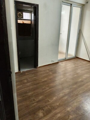 Room in 3 BHK Apartment at Amrapali Leisure Park, Amrapali Leisure Valley – for Rent
