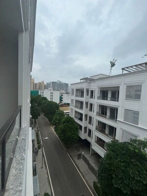 Balcony in 4 BHK Apartment at DLF The Grove, Sector 54 – for Rent