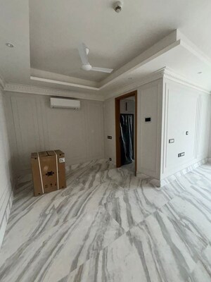 Living Room in 4 BHK Apartment at DLF The Grove, Sector 54 – for Rent