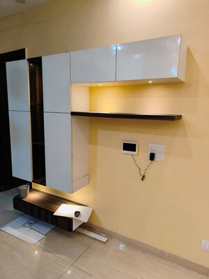 Furnished Amenities in 3 BHK Apartment at Skytech Matrott, Sector 76 – for Rent