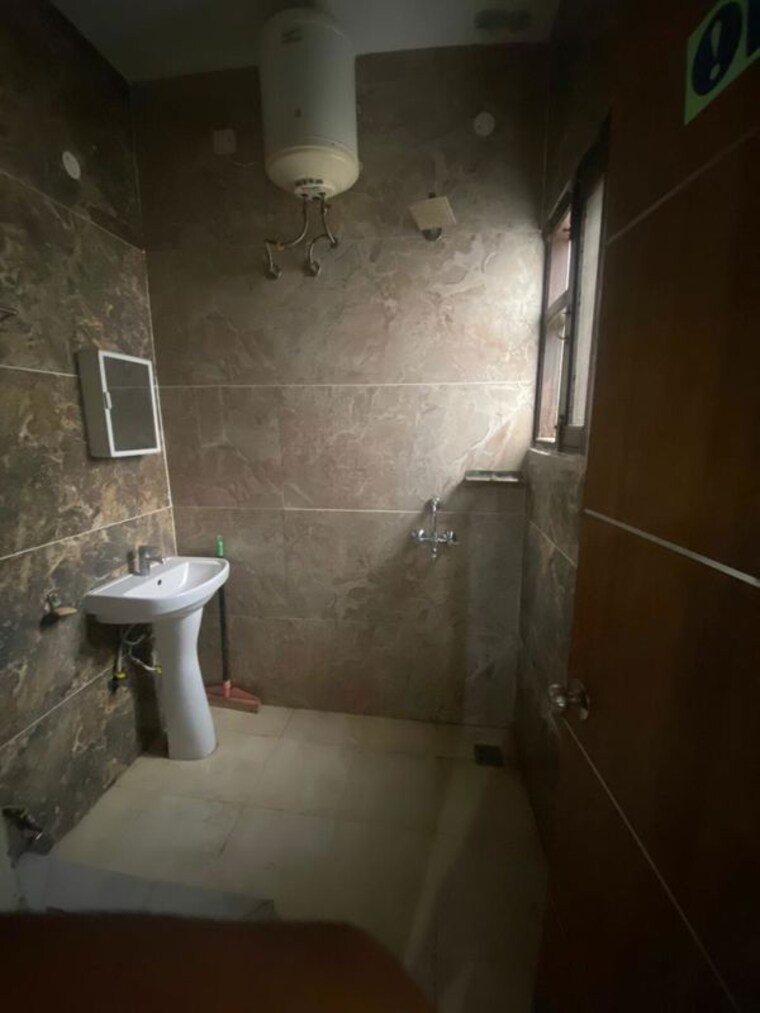 Bathroom, md-leafstone-apartments 3 Bedroom 1800 Sq.Ft. Apartment In Patiala Road Zirakpur 9861919